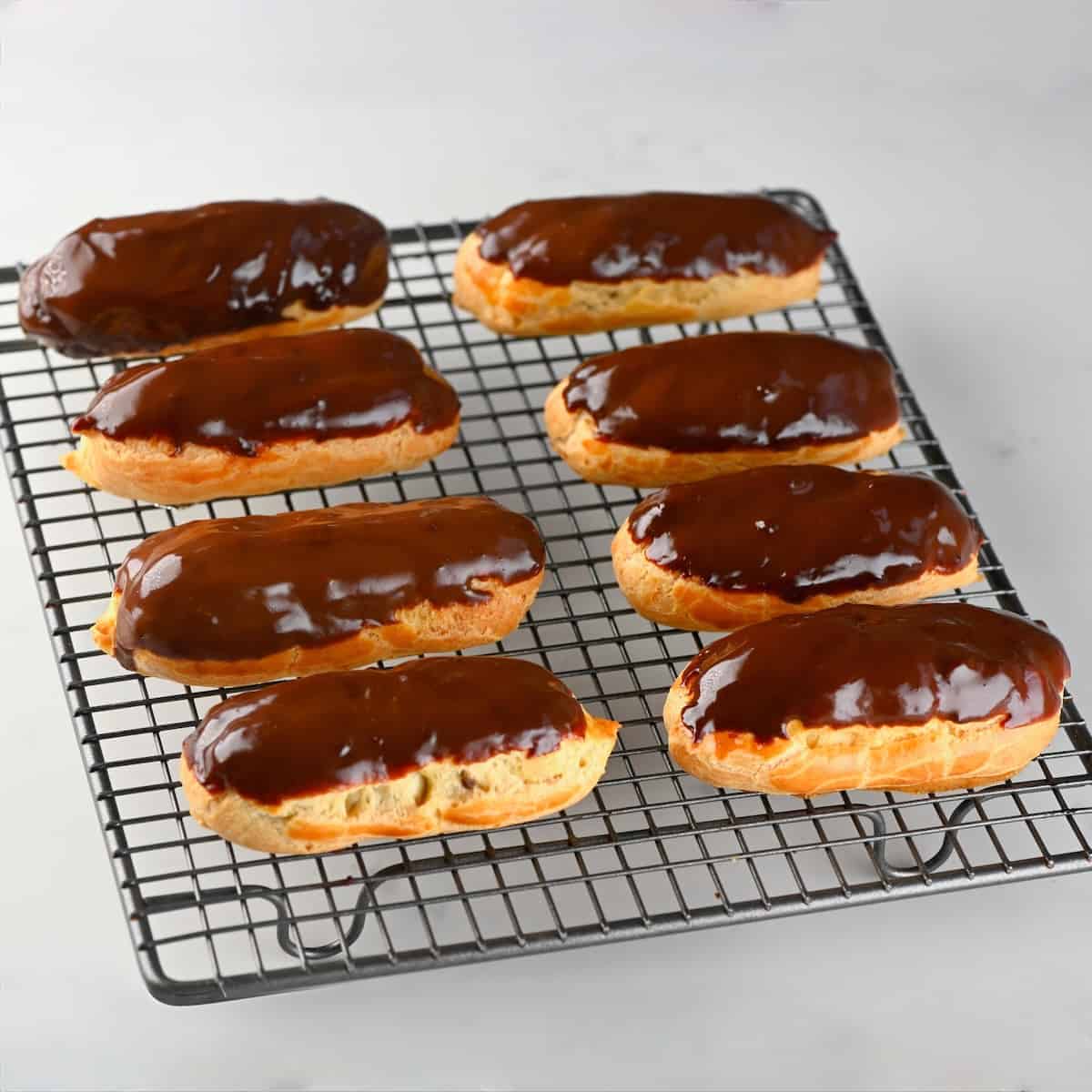 Unlock Eclair Success: Essential Tips for Crisp Pastry & Freezer-Friendly Options
